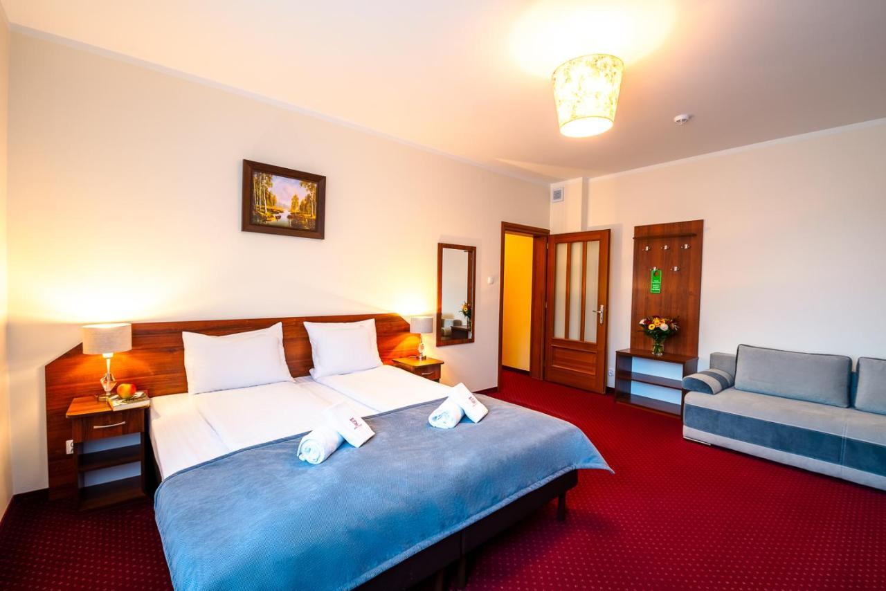 Hotel Kasztelan Dobczyce Bagian luar foto
