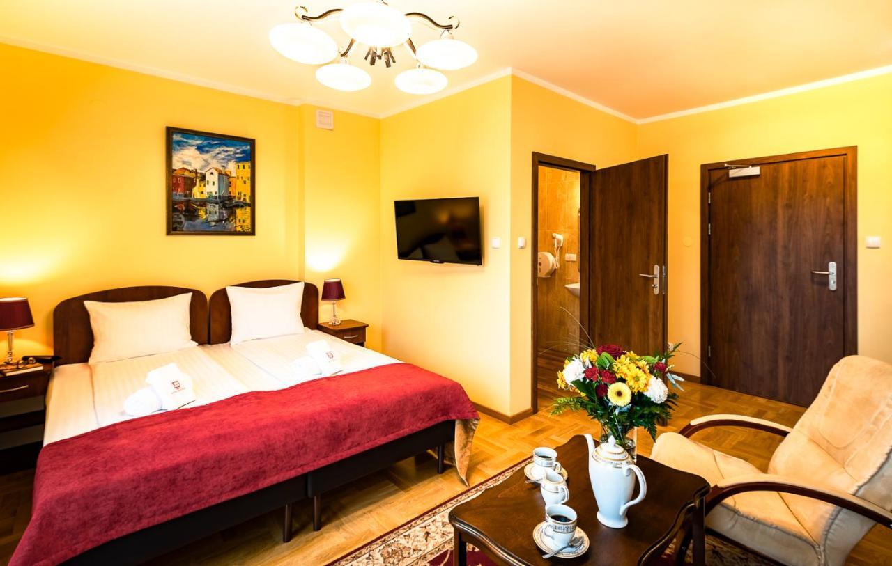 Hotel Kasztelan Dobczyce Bagian luar foto