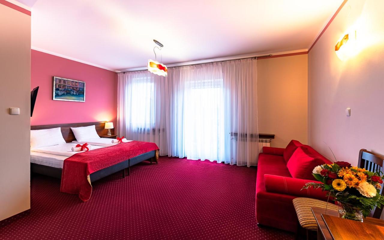 Hotel Kasztelan Dobczyce Bagian luar foto