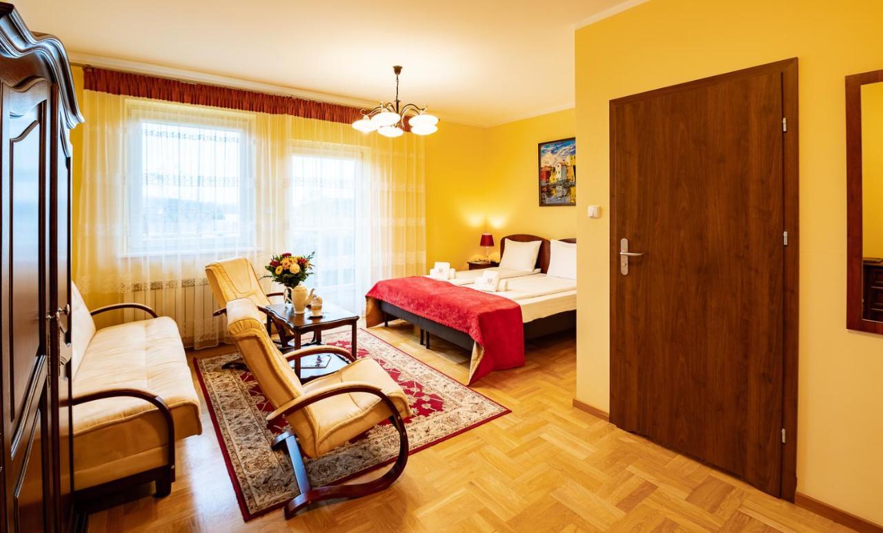 Hotel Kasztelan Dobczyce Bagian luar foto