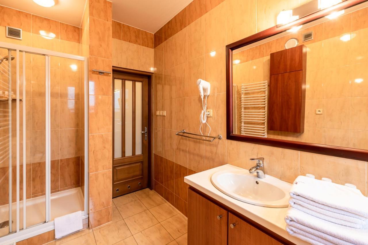 Hotel Kasztelan Dobczyce Bagian luar foto