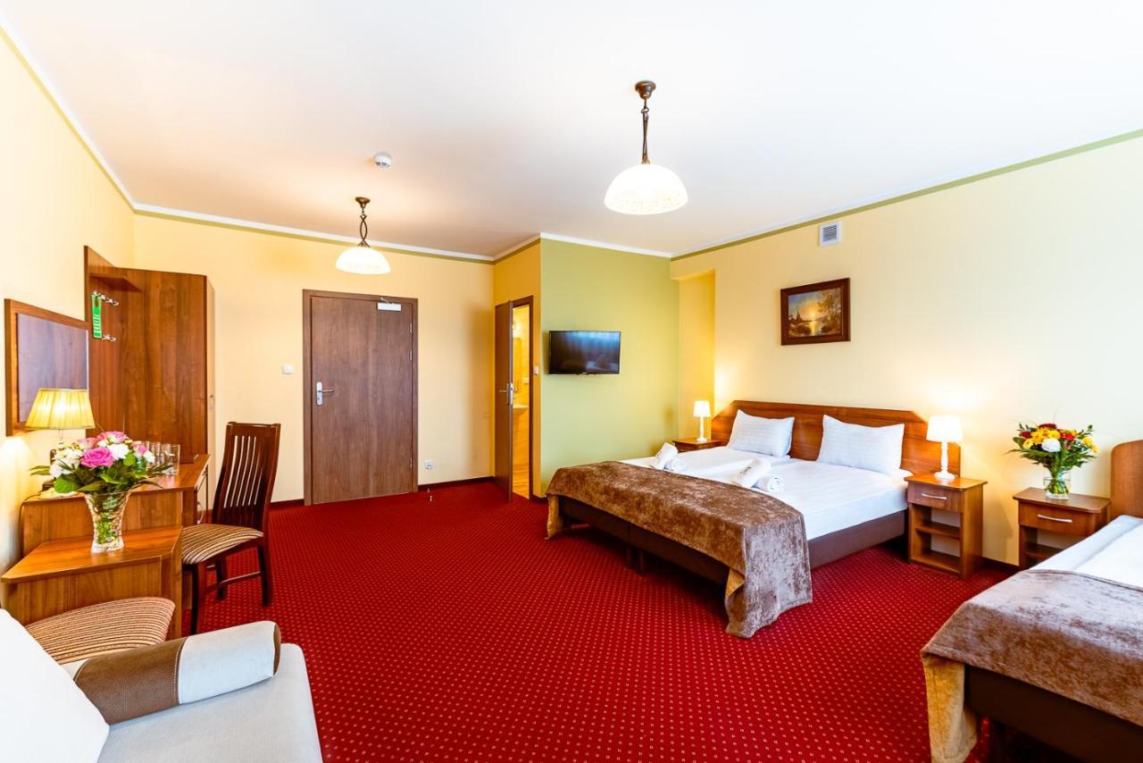 Hotel Kasztelan Dobczyce Bagian luar foto