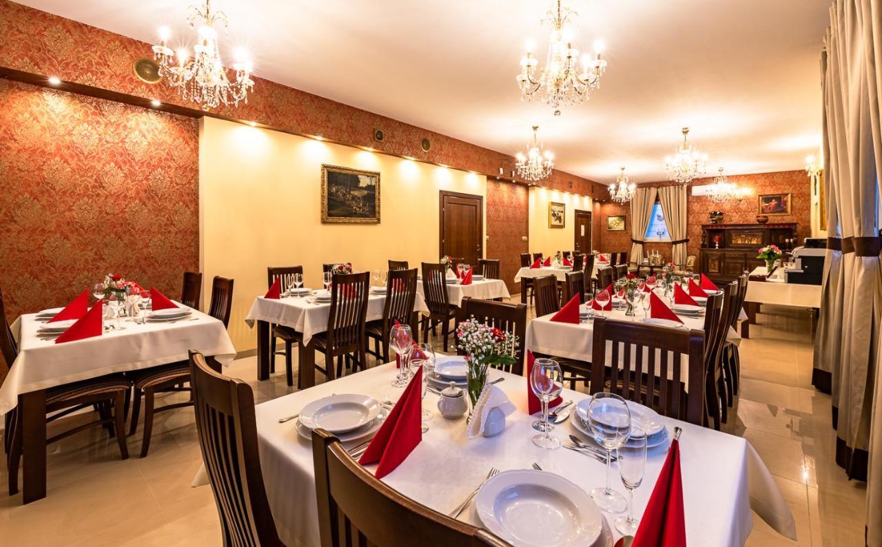 Hotel Kasztelan Dobczyce Bagian luar foto