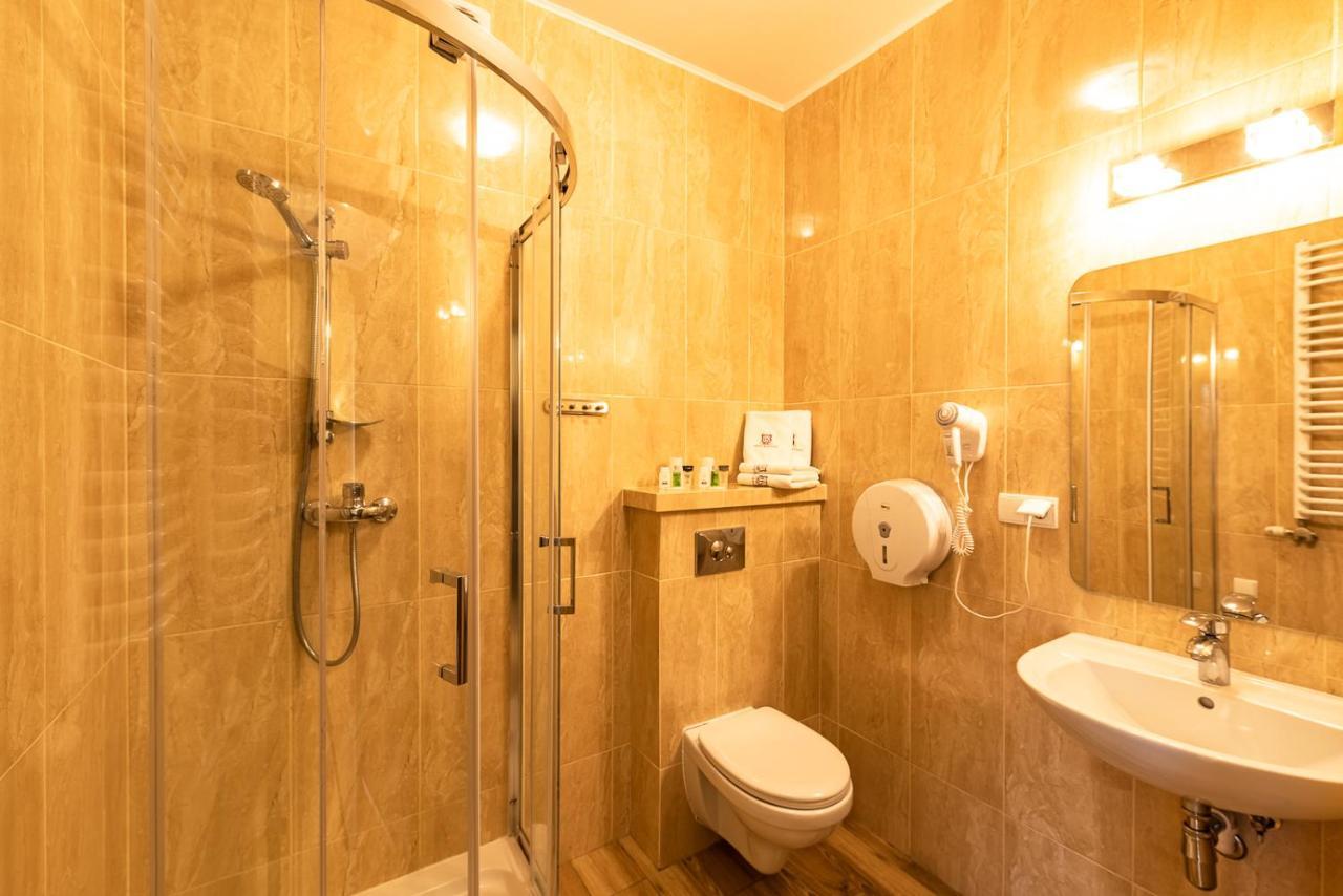 Hotel Kasztelan Dobczyce Bagian luar foto