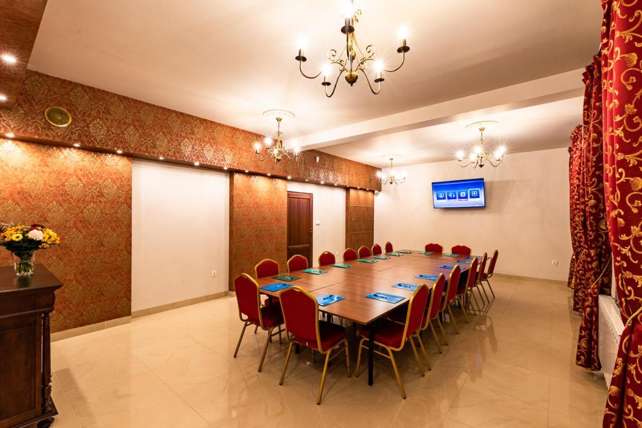 Hotel Kasztelan Dobczyce Bagian luar foto