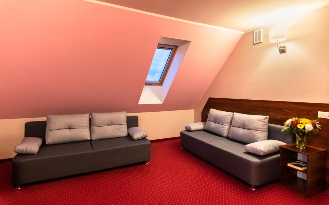 Hotel Kasztelan Dobczyce Bagian luar foto
