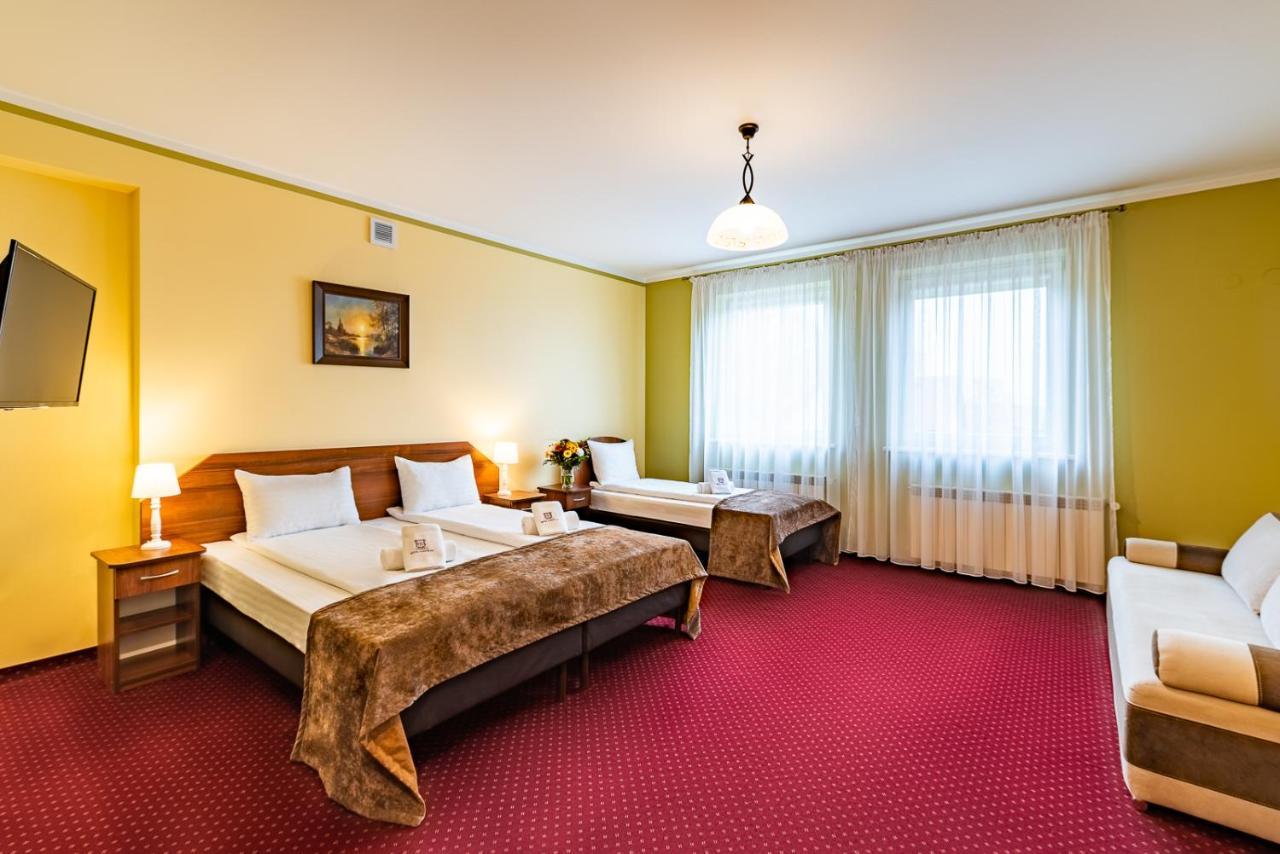 Hotel Kasztelan Dobczyce Bagian luar foto