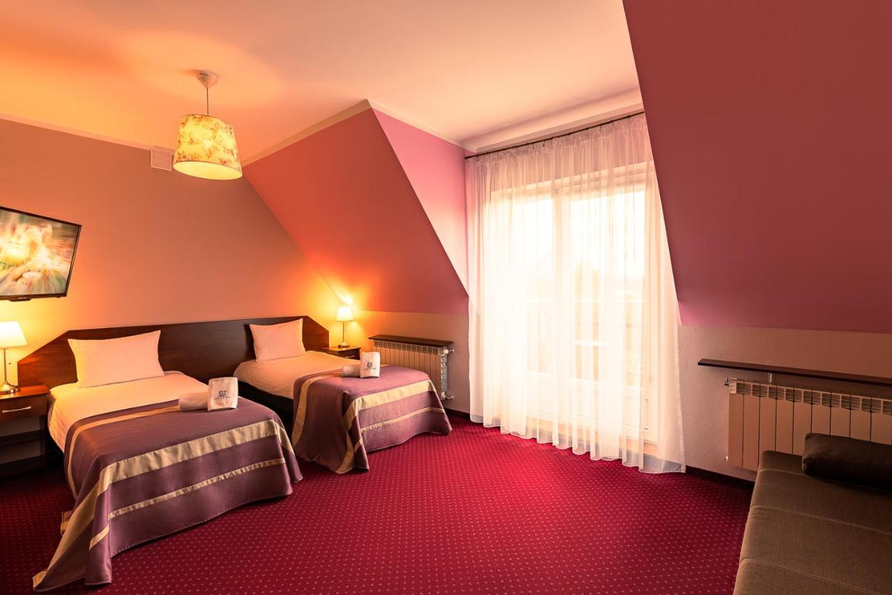 Hotel Kasztelan Dobczyce Bagian luar foto