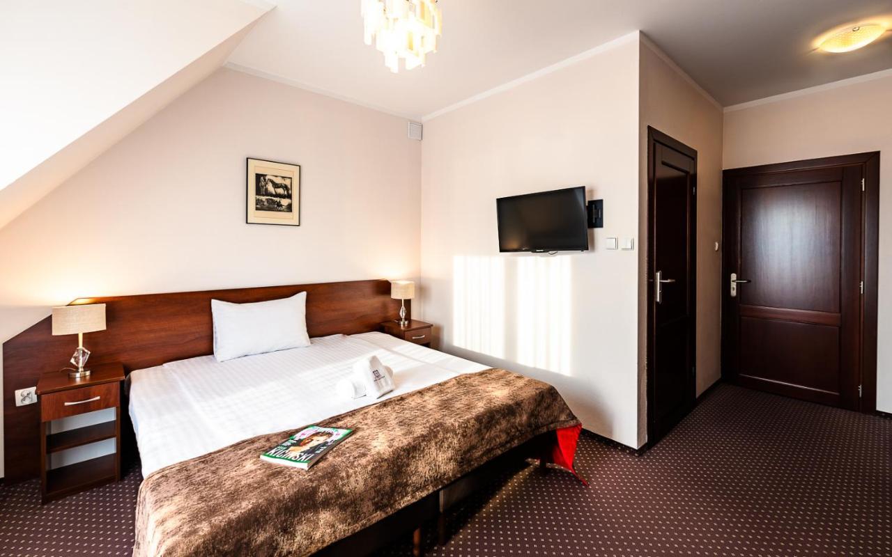 Hotel Kasztelan Dobczyce Bagian luar foto