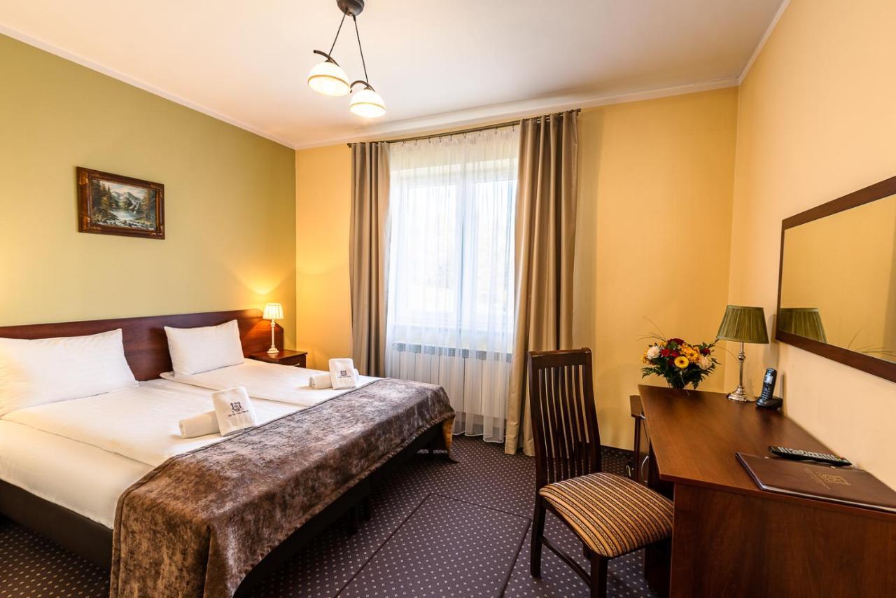Hotel Kasztelan Dobczyce Bagian luar foto